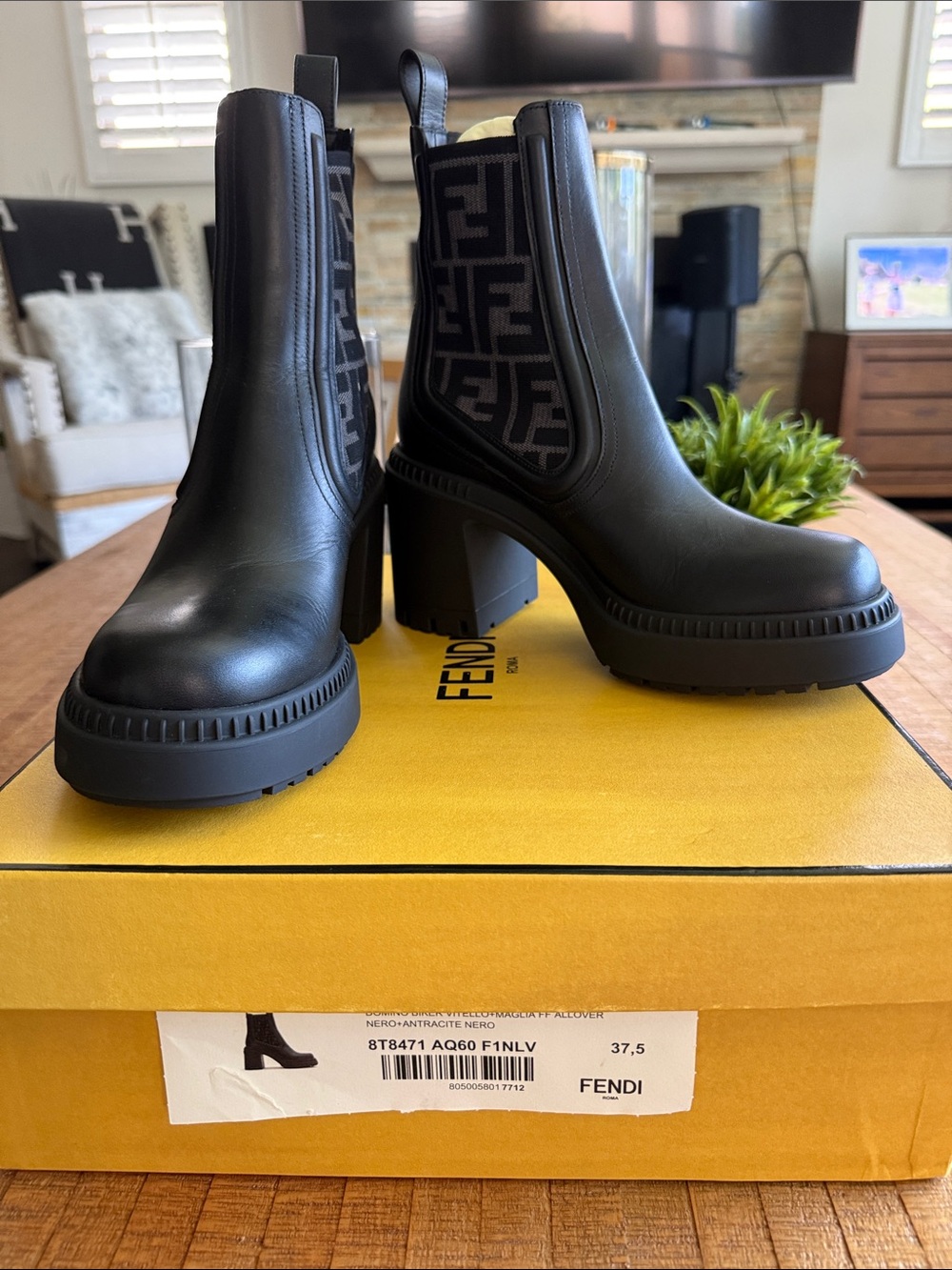 Brand new.Fendi Black Leather FF Logo Chelsea Platform Boots size 7 1/2